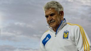 Tuca Ferretti durante un partido de Tigres