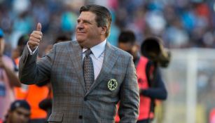 Miguel Herrera durante un partido con América