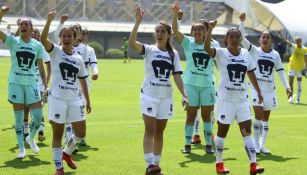 Jugadoras de Pumas celebrando el triunfo