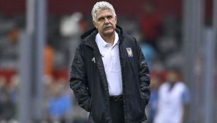 Ricardo Ferretti, técnico de Tigres, en el Estadio Azteca