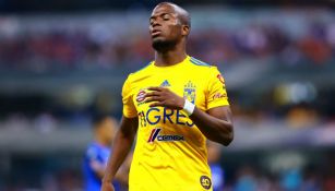 Enner Valencia en acción ante Cruz Azul