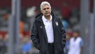 Tuca Ferretti durante un partido de Tigres