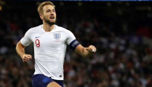 Harry Kane celebra una anotación con Inglaterra 