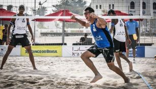 El equipo mexicano de violeibol de playa tras una victoria