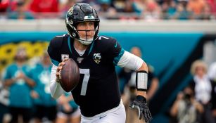 Nick Foles en un partido entre Jaguars y Tampa Bay