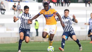 Koffi Dakoi en un partido de Sub 20 de los Tigres