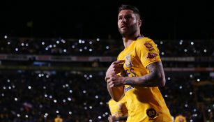 Gignac festeja un gol con los Tigres