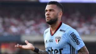 Dani Alves en un juego con Sao Paulo en la liga brasileña 