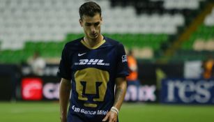 Juan Dinenno durante un partido con Pumas