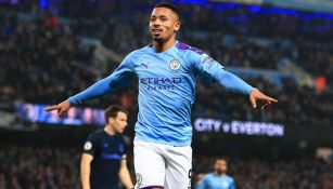 Gabriel Jesus celebra una anotación con el Manchester City 