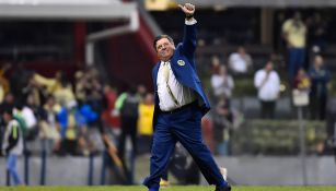 Miguel Herrera en un partido con América  