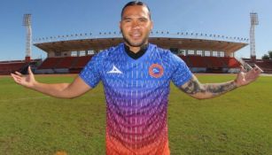 Gullit Peña en presentación con Correcaminos