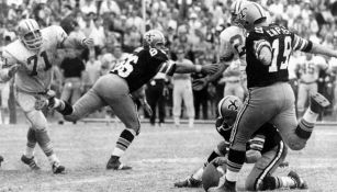 Tom Dempsey se prepara para patear el ovoide