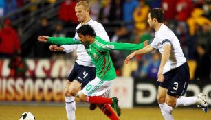 Nery Castillo en un juego en contra de Estados Unidos 