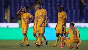 Jugadores de Tigres durante un partido