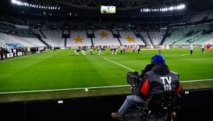 Jugadores entrenan en el Juventus Stadium