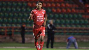 Charol Reyes festeja un gol con Mineros 