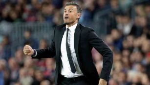 Luis Enrique durante un duelo en España