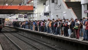 Metro Pantitlán este viernes 17 de abril del 2020