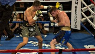 Golovkin lanza un golpe a Canelo en su pelea de 2017