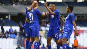 Cruz Azul en festejo de gol