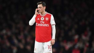 Mesut Özil rechazó reducción salarial del Arsenal