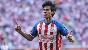 JJ Macías festeja un gol con Chivas