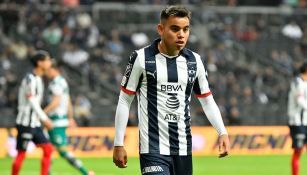 Carlos Rodríguez durante un duelo con Monterrey