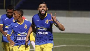 Carlos Félix celebrando un gol con Managua FC