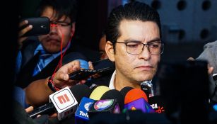 Álvaro Ortiz atiende a los medios de comunicación