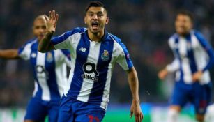 Tecatito Corona cerebra un gol con el Porto 