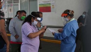 Familiares con pacientes con Covid-19 en México