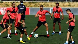 Jugadores del Sevilla durante un entrenamiento