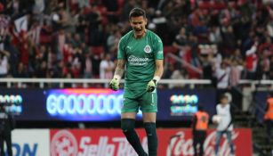 Raúl Gudiño durante un partido con Chivas