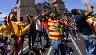 Afición de Monarcas se manifiesta en las calles de la ciudad