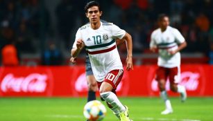 José Juan Macías en acción con la Selección Mexicana