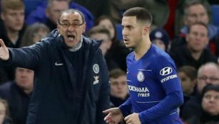 Maurzio Sarri y Eden Hazard con el Chelsea