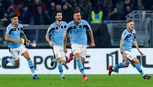 Sergej Milinković-Savić celebra su gol ante el Inter