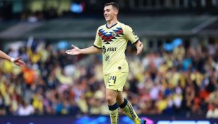 Federico Viñas celebrando un gol con América