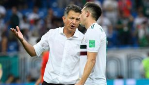 Juan Carlos Osorio junto a Héctor Herrera