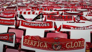 Benfica recordó el apoyo de su afición con bufandas en el Estádio da Luz