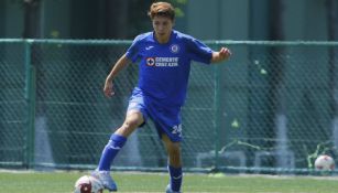 Rodrigo Huescas en partido con Cruz Azul