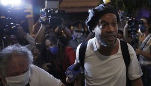 Ronaldinho a su llegada al hotel en Paraguay