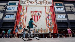 Afueras del Estadio Ramón Sánchez Pizjuán