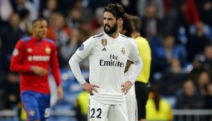 Isco durante un duelo con el Real Madrid 