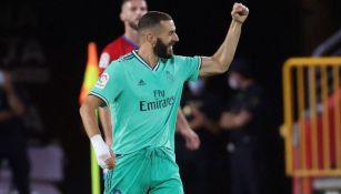 Karim Benzema celebrando una anotación con Real Madrid