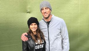 Aaron Rodgers junto a Danica Patrick