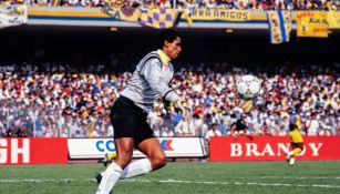 Adrián Chávez durante un partido con América