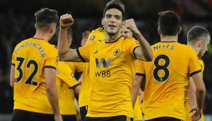 Raúl Jiménez festeja un gol con Wolves en Premier League 