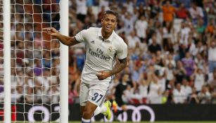 Mariano Díaz durante un duelo con el Real Madrid 